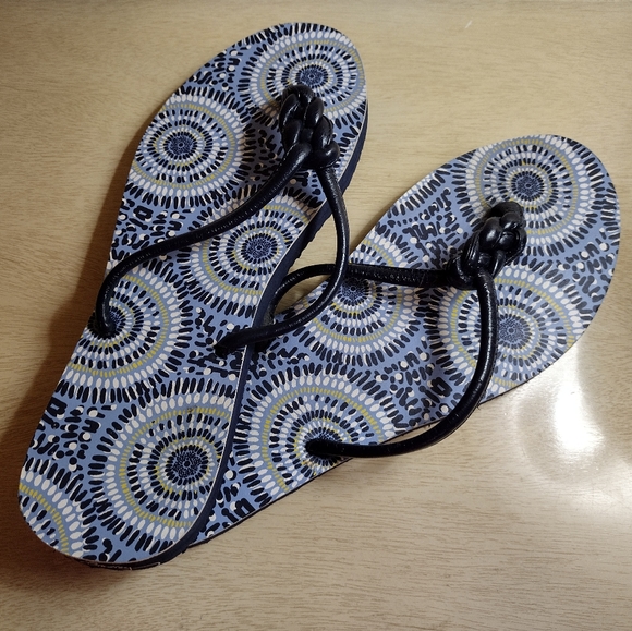 Vera Bradley Shoes - Vera Bradley Large Starry Night (Summer 2010) Braided Flip Flops.